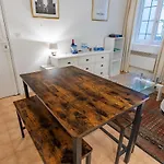 Cosy Apartment Well Located In Paris Center